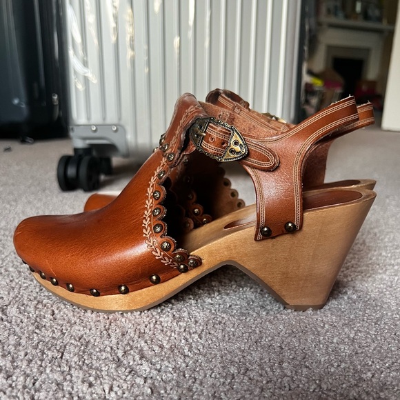 Isabel Marant leather tooled boho clogs 38 8 cone heel hippie funky excellent - Picture 7 of 8